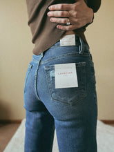 Load image into Gallery viewer, 90s Super High Rise Wide Leg Jeans