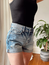 Load image into Gallery viewer, HIDDEN Riley High Rise Roll Up Boyfriend Shorts