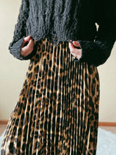 Load image into Gallery viewer, Crochet Raw Edge Long Sleeve Crop Sweater