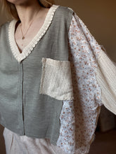 Load image into Gallery viewer, Vintage Washed V-Neck Floral Patch Ribbed Knit Top