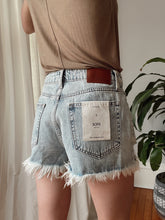 Load image into Gallery viewer, HIDDEN Sofie High Rise Mom Shorts