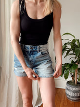 Load image into Gallery viewer, HIDDEN Riley High Rise Roll Up Boyfriend Shorts