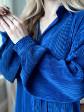 Load image into Gallery viewer, Royal Crêpe Button Up