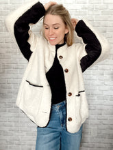 Load image into Gallery viewer, Reversible Quilted Black + White Sherpa Jacket
