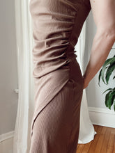 Load image into Gallery viewer, Chestnut Ribbed Knit Midi Dress