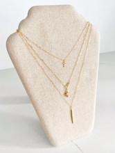 Load image into Gallery viewer, &quot;The Point&quot; Cz Necklace
