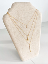 Load image into Gallery viewer, "The Point" Cz Necklace