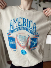 Load image into Gallery viewer, America Vintage Crewneck