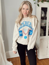 Load image into Gallery viewer, America Vintage Crewneck