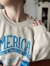 Load image into Gallery viewer, America Vintage Crewneck