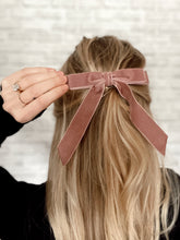 Load image into Gallery viewer, Alice Short Luxe Dusty Mauve Velvet Bow Barrette
