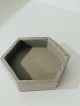 Load image into Gallery viewer, Set: Concrete Hexagon Coaster
